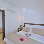 Belinda Hotel