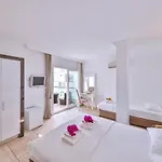 Belinda 3*