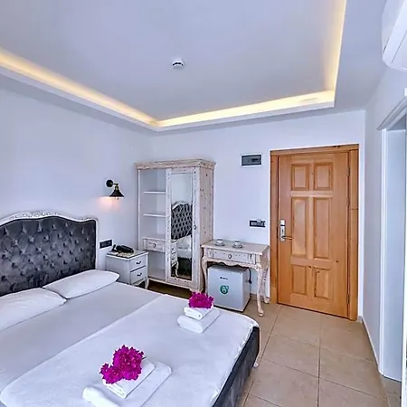 Belinda Hotel 3*