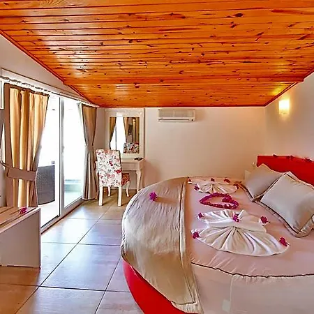 Belinda Hotel 3*