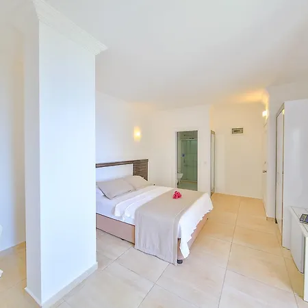 Belinda Hotel 3*